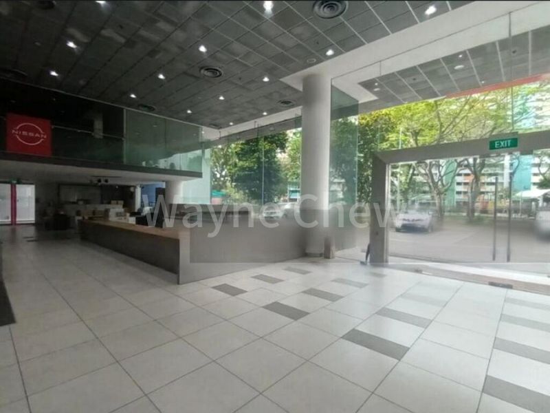 Light Industrial (B1) for Rent: Motor Image (Subaru) - Image 2