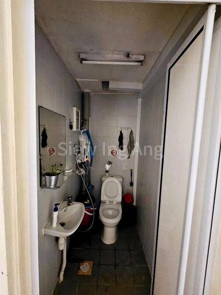 Shop / Shophouse for Rent: madras - Image 2