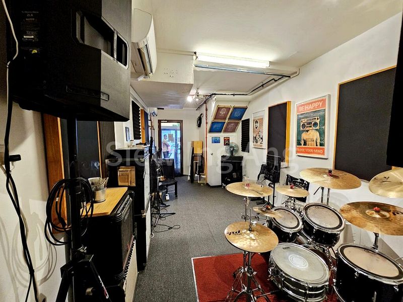 Shop / Shophouse for Rent: madras - Image 1