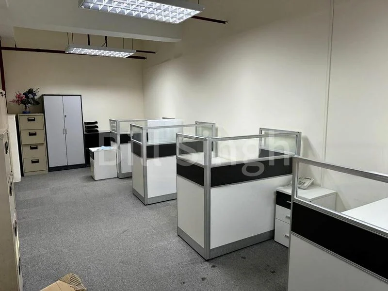 Light Industrial (B1) for Sale: Tong Lee Building - Image 7