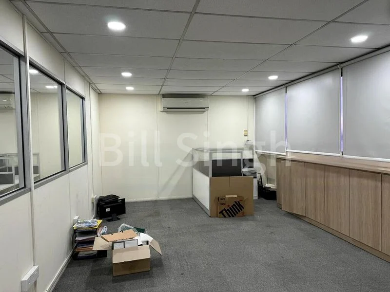 Light Industrial (B1) for Sale: Tong Lee Building - Image 2