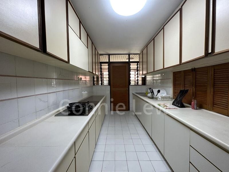 Master Room (Landed) for Rent in  New Soo Chow Gardens - Image 4