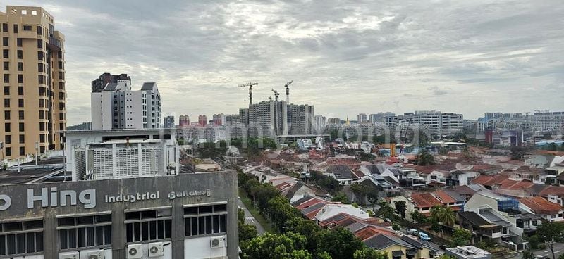 Light Industrial (B1) for Rent: One Pemimpin - Image 3