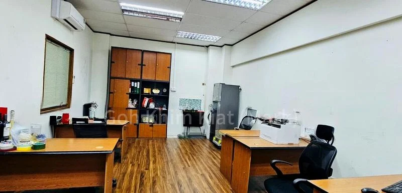 Light Industrial (B1) for Rent: Shun Li Industrial Complex - Image 2