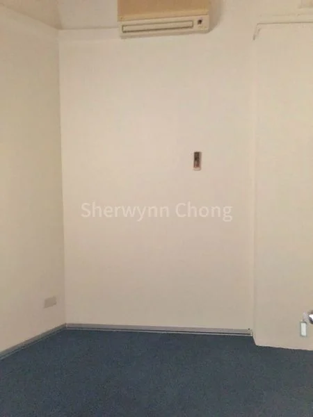 Light Industrial (B1) for Rent: Gold Pine Industrial Building - Image 2