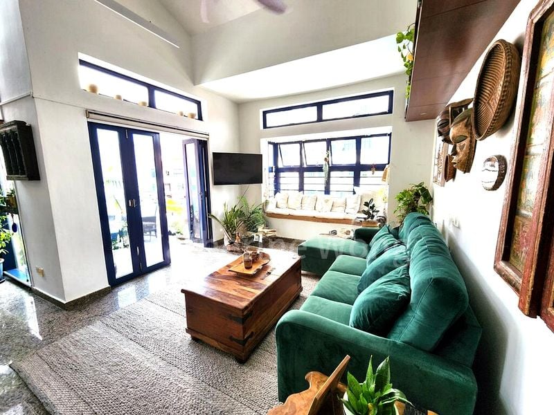 3 Bed Condo for Sale in  Nineteen Shelford Road - Image 2