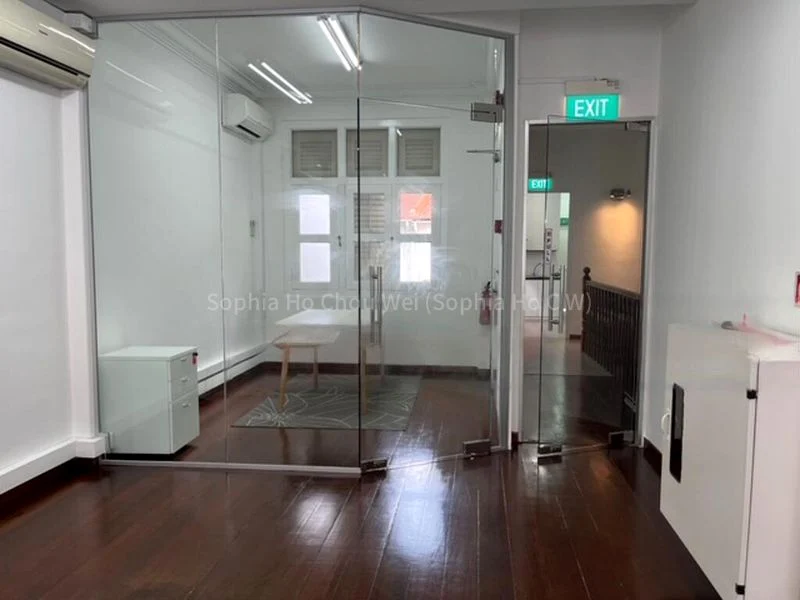 Office for Rent: Shophouse, Tanjong Pagar MRT. Bright, with a meeting room. Ready to use! - Image 10