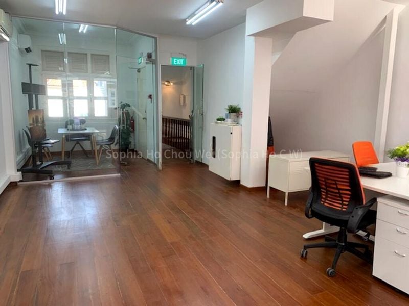 Office for Rent: Shophouse, Tanjong Pagar MRT. Bright, with a meeting room. Ready to use! - Image 11