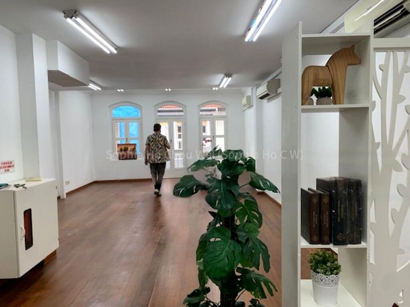 Office for Rent: Shophouse, Tanjong Pagar MRT. Bright, with a meeting room. Ready to use! - Image 9