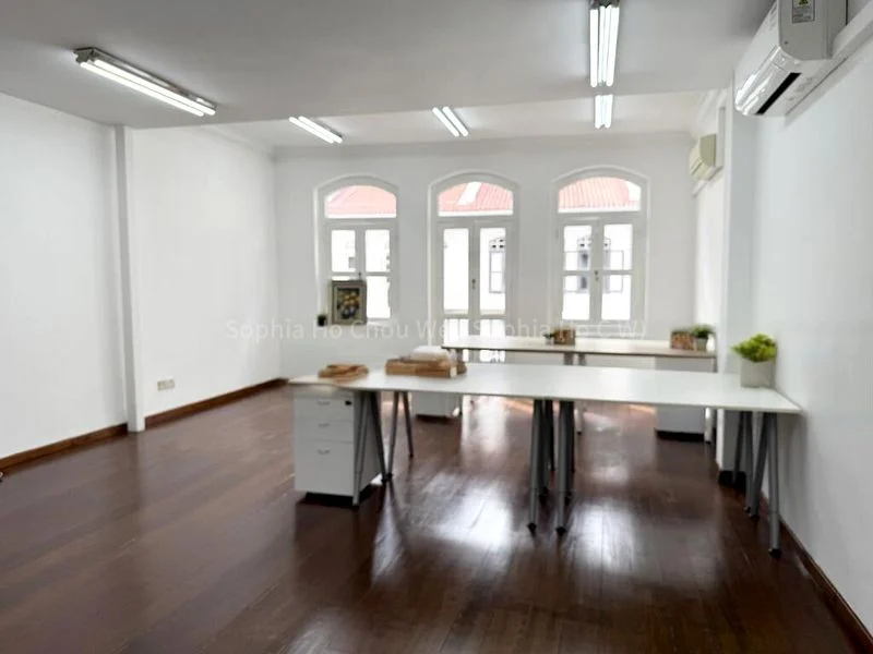 Office for Rent: Shophouse, Tanjong Pagar MRT. Bright, with a meeting room. Ready to use! - Image 1