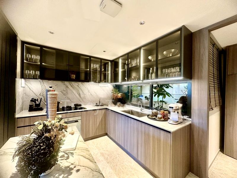 4 Bed Condo for Sale in  Meyer Road - Image 11