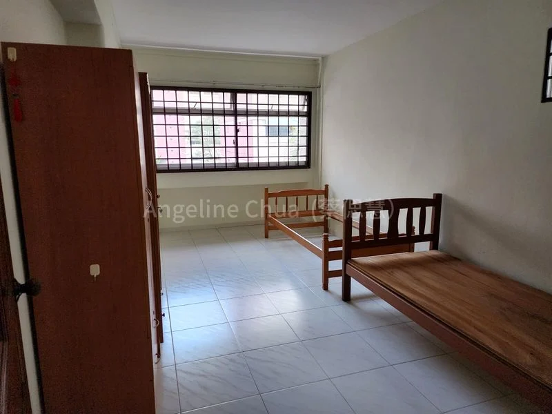 Common Room (HDB) for Rent in  755 Pasir Ris Street 71 - Image 1