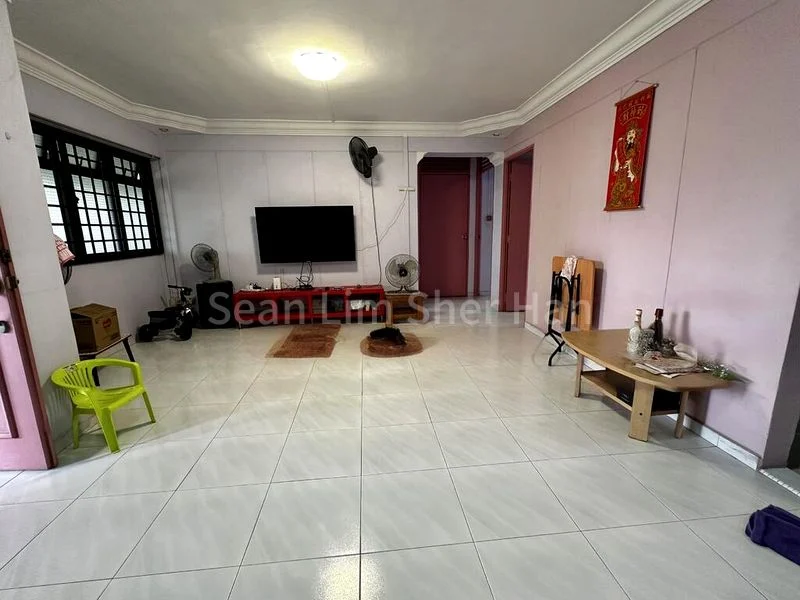 4 Room (4A) HDB for Rent in 896B Woodlands Drive 50 - Image 1