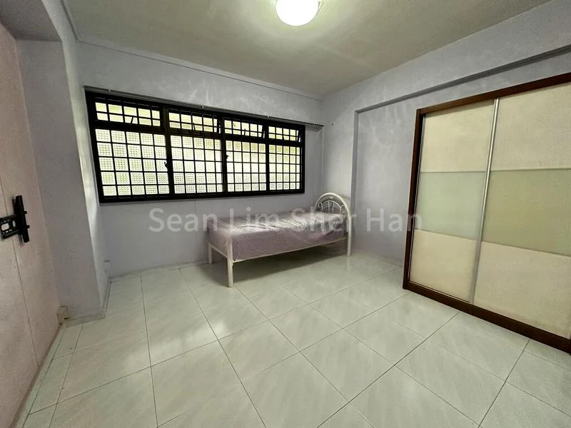 4 Room (4A) HDB for Rent in 896B Woodlands Drive 50 - Image 5