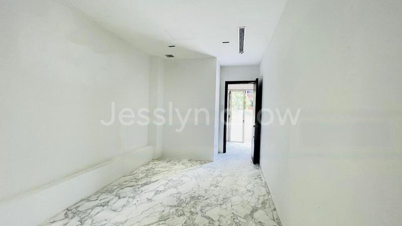 5 Bed Bungalow (Landed) for Sale in  Sunset Heights - Image 8