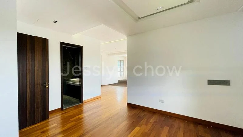 5 Bed Bungalow (Landed) for Sale in  Sunset Heights - Image 1