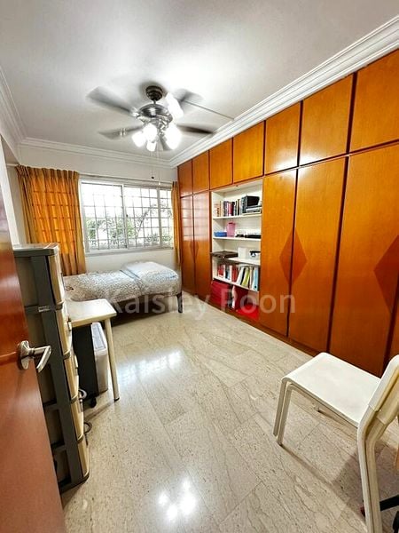 Executive HDB for Sale in  560 Hougang Street 51 - Image 4