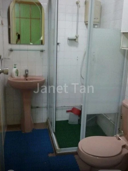 Master Room (HDB) for Rent in 332 Serangoon Avenue 3 - Image 4