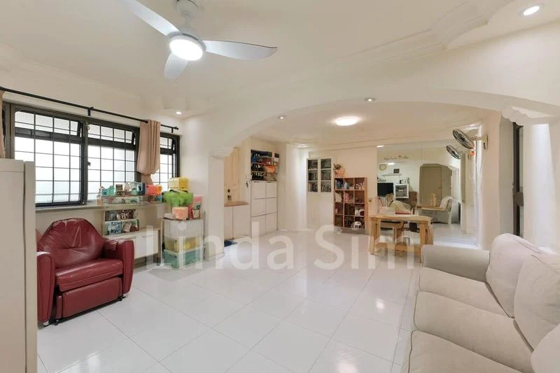 4 Room (4A) HDB for Sale in  714 Tampines Street 71 - Image 2