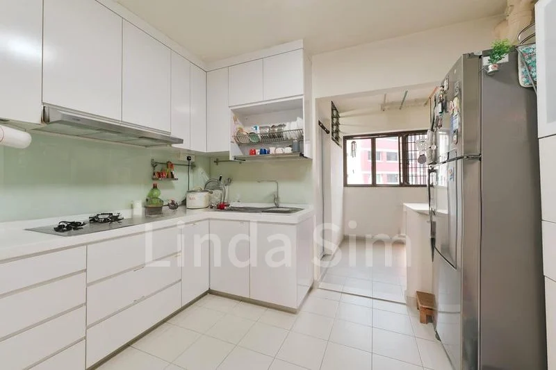 4 Room (4A) HDB for Sale in  714 Tampines Street 71 - Image 6