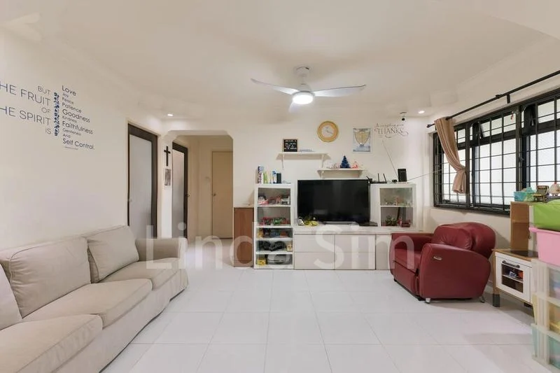 4 Room (4A) HDB for Sale in  714 Tampines Street 71 - Image 3