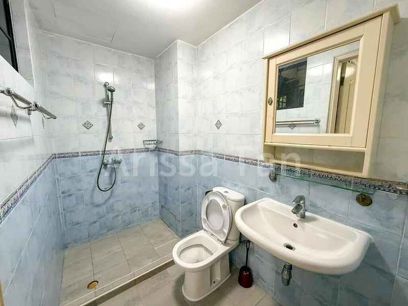 4 Bed Terraced House (Landed) for Rent in  Airview Park - Image 12