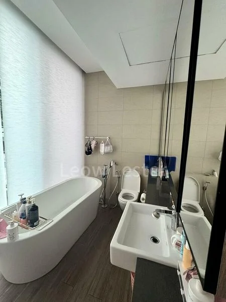 6 Bed Bungalow (Landed) for Rent in  Jalan Naga Sari - Image 1