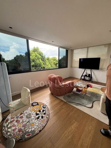 6 Bed Bungalow (Landed) for Rent in  Jalan Naga Sari - Image 2