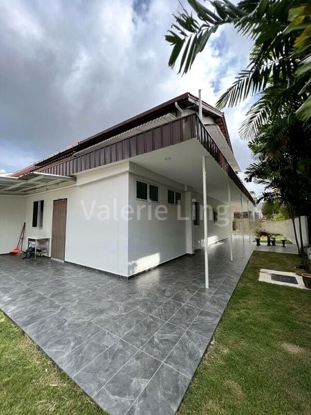 5 Bed Corner Terrace (Landed) for Sale in  Lim Tua Tow Road - Image 2