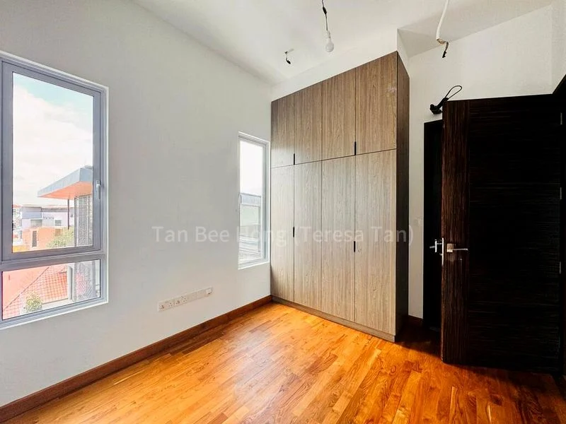 5 Bed Semi-Detached House (Landed) for Sale in  Tanah Merah Besar Road - Image 2