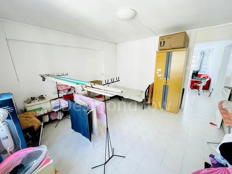 5 Room (5I) HDB for Rent in  842 Tampines Street 82 - Image 6