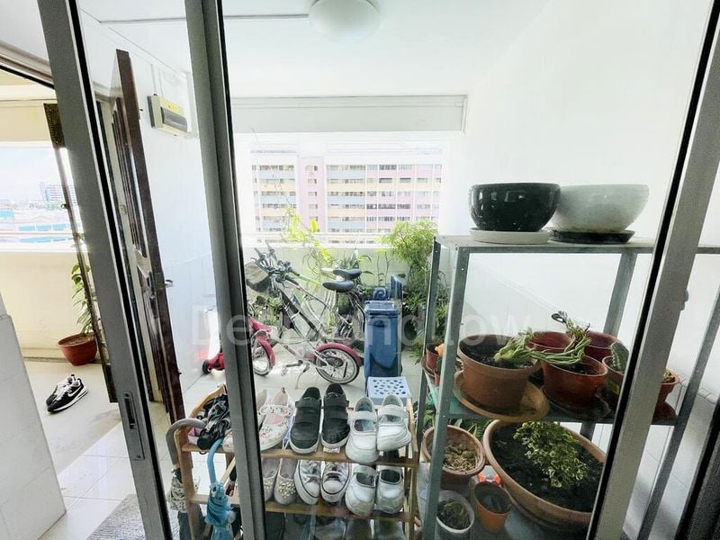 5 Room (5I) HDB for Rent in  842 Tampines Street 82 - Image 12