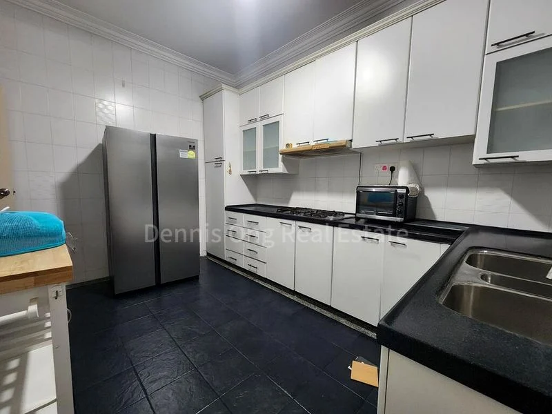 5 Bed Semi-Detached House (Landed) for Rent in  Eastwood Road - Image 10