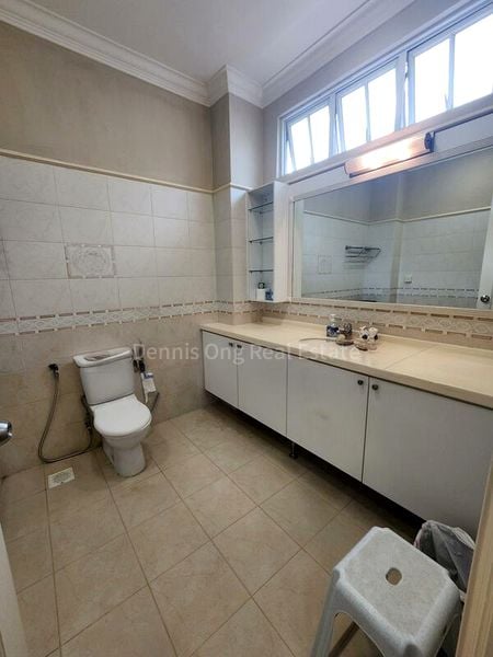 5 Bed Semi-Detached House (Landed) for Rent in  Eastwood Road - Image 12