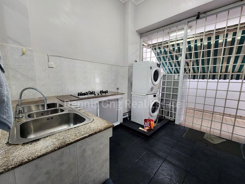 5 Bed Semi-Detached House (Landed) for Rent in  Eastwood Road - Image 11