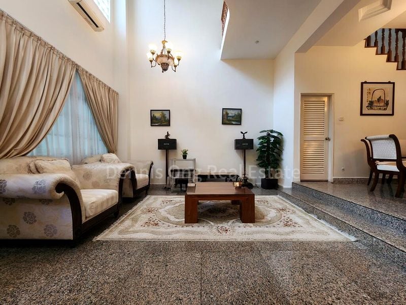 5 Bed Semi-Detached House (Landed) for Rent in  Eastwood Road - Image 1