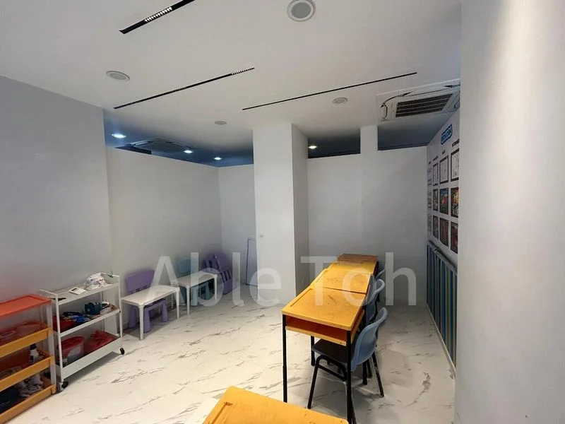 Other Retail for Rent: 682 Race Course Road Shop - Image 4