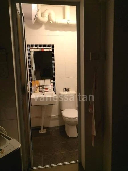 Master Room (HDB) for Rent in 63A Lengkok Bahru - Image 5