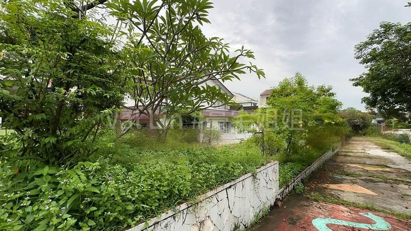 5 Bed Bungalow (Landed) for Sale in  Hillside Drive - Image 9
