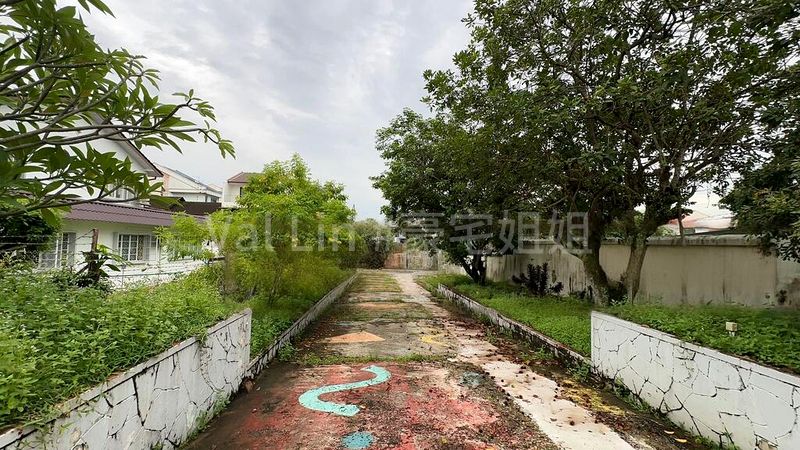 5 Bed Bungalow (Landed) for Sale in  Hillside Drive - Image 8