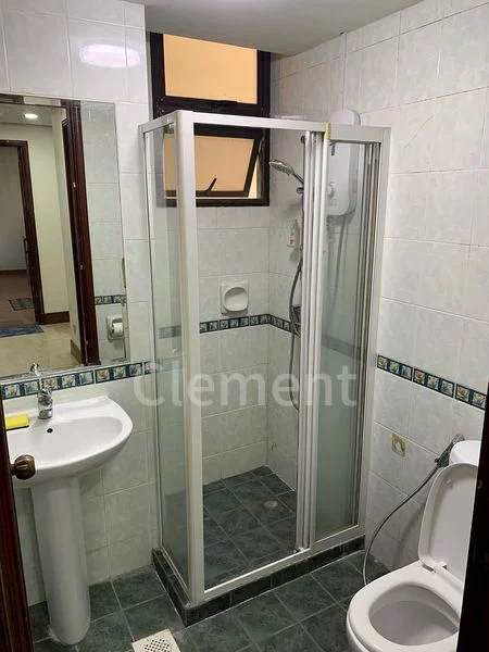 3 Bed Condo for Rent in  Seletaris - Image 3