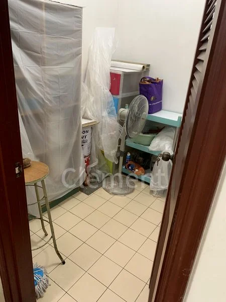 3 Bed Condo for Rent in  Seletaris - Image 17