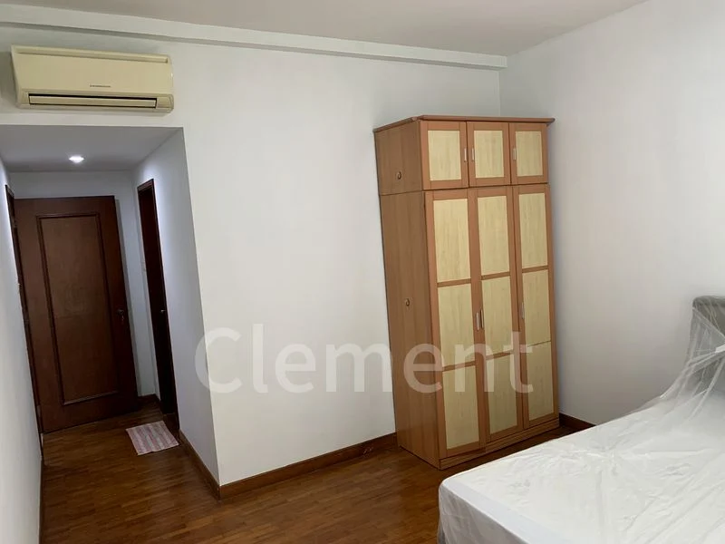 3 Bed Condo for Rent in  Seletaris - Image 8