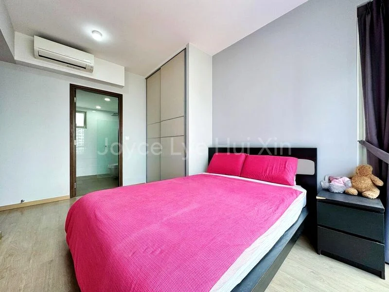 5 Bed Executive Condo for Sale in Heron Bay - Image 3