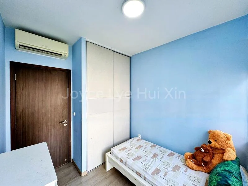 5 Bed Executive Condo for Sale in Heron Bay - Image 6