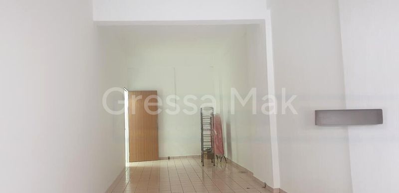 Other Retail for Rent: 86 Whampoa Drive - Image 3