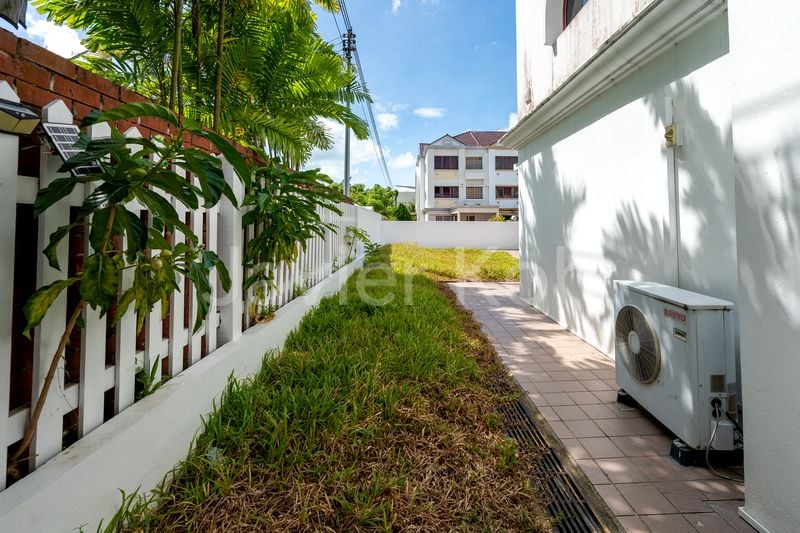 4 Bed Corner Terrace (Landed) for Rent in  Guan Soon Terrace - Image 4