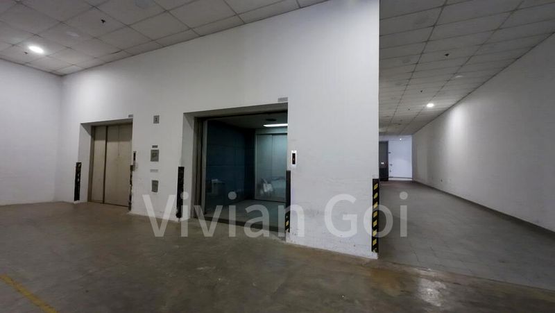 Light Industrial (B1) for Rent: Admirax - Image 6