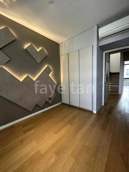 5 Bed Semi-Detached House (Landed) for Sale in  Duchess Garden - Image 8