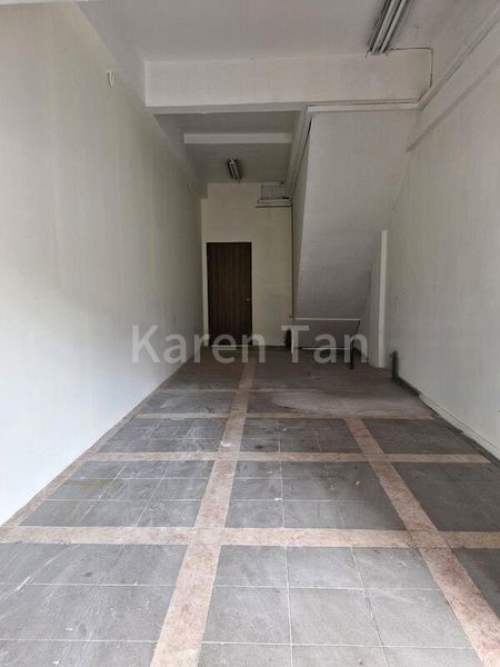 Shop / Shophouse for Rent: HDB Half Shop - Prime Facing & High Traffic - Image 5
